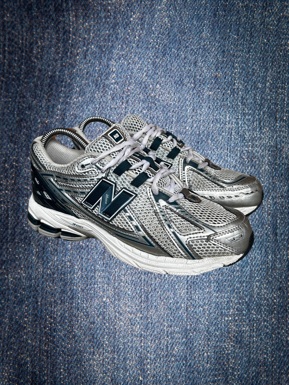 New Balance 1906R sneakers // Boys size 6.5 // Women’s 8